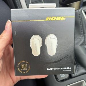 Bose QuietComfort Ultra Earbuds in White